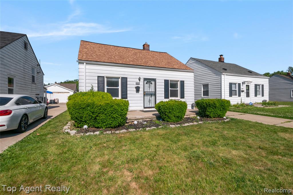 22085 Rausch Avenue Eastpointe, MI 48021 - Photo 38 of 39