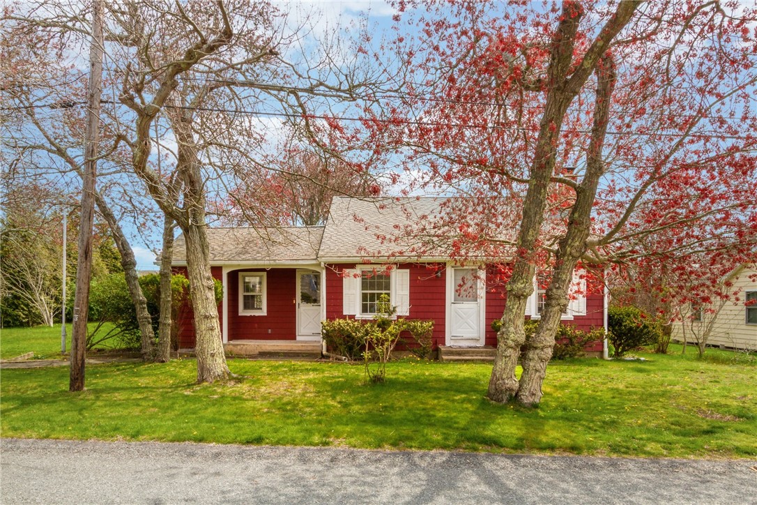 11 Eire Road Narragansett, RI 02882 - Photo 4 of 36