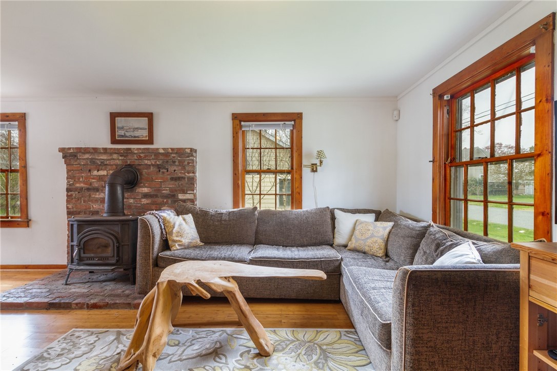 11 Eire Road Narragansett, RI 02882 - Photo 8 of 36