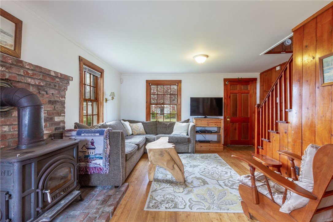 11 Eire Road Narragansett, RI 02882 - Photo 9 of 36