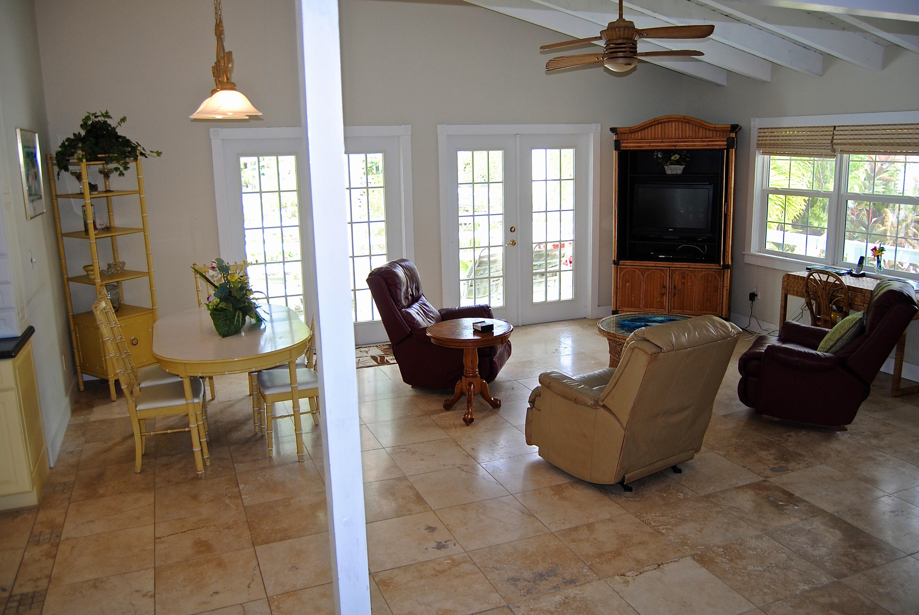 696 Sands Road Big Pine Key, FL 33043 - Photo 17 of 26 Livingroom