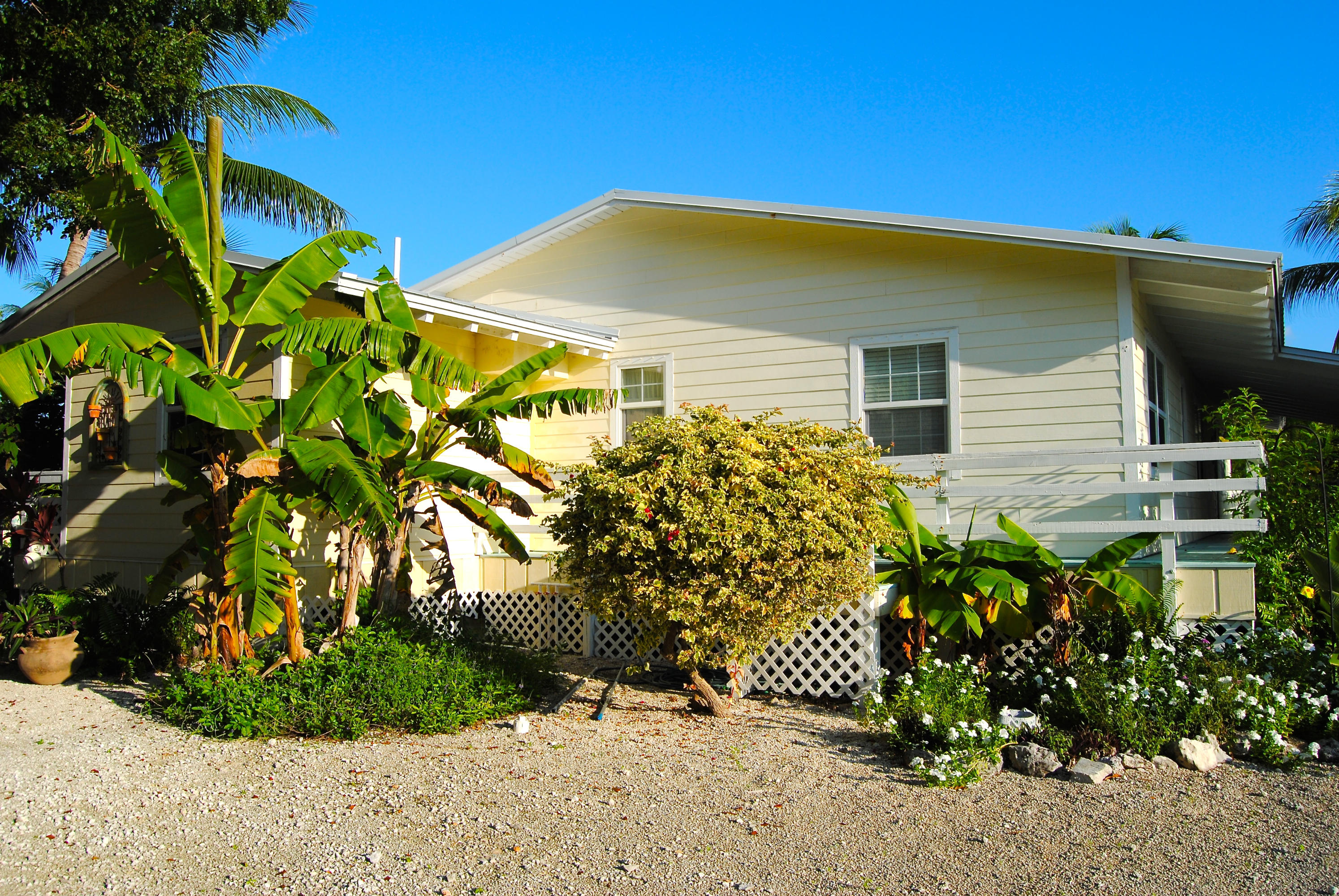 696 Sands Road Big Pine Key, FL 33043 - Photo 3 of 26 Side View