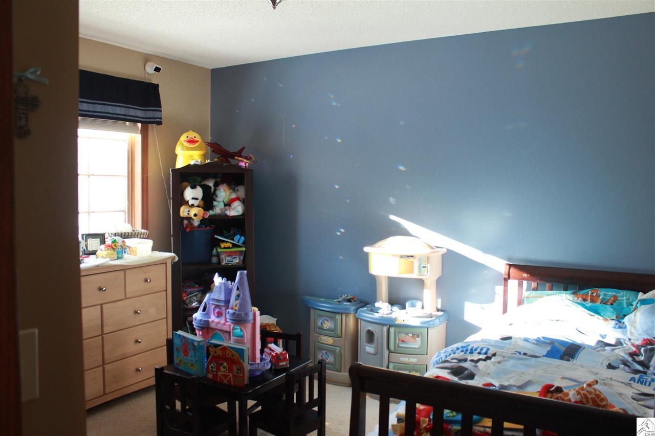 3978 Lavaque Road Hermantown, MN 55811 - Photo 14 of 17 Main floor bedroom