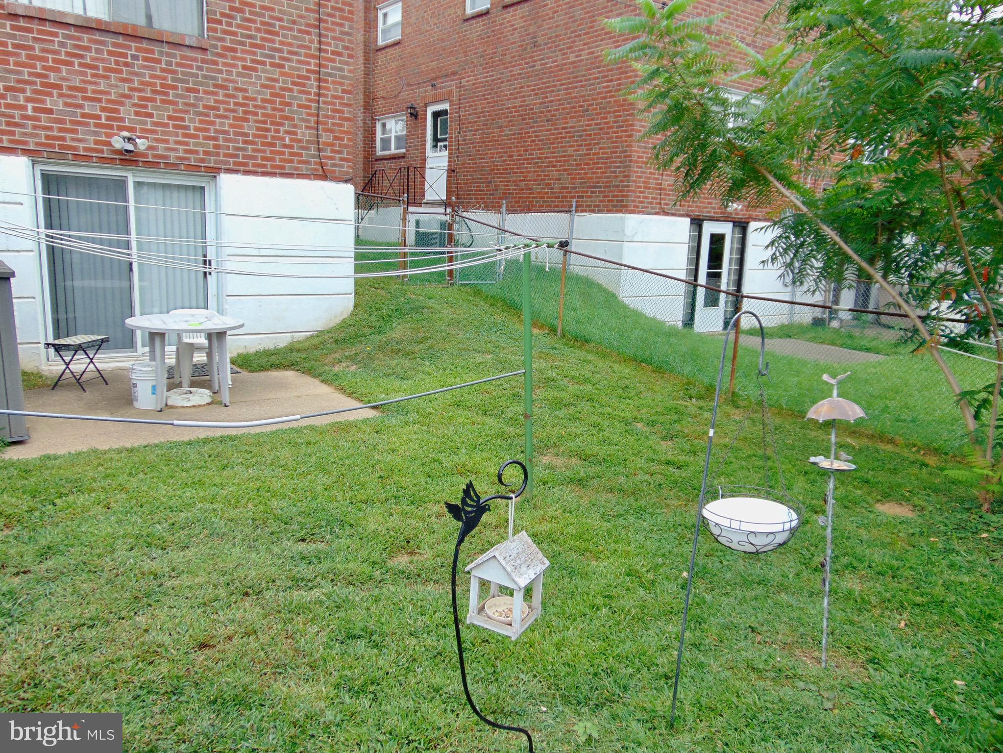 746 Selmer Road Philadelphia, PA 19116 - Photo 4 of 28 backyard