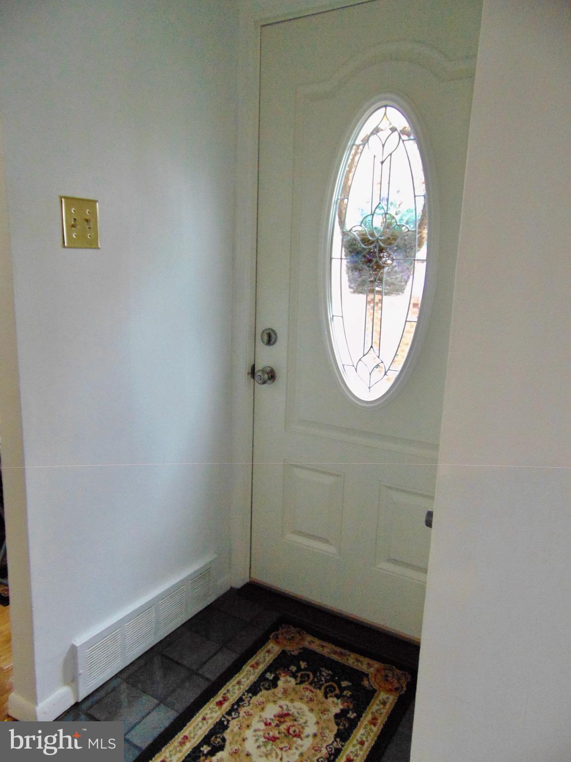 746 Selmer Road Philadelphia, PA 19116 - Photo 5 of 28 entryway