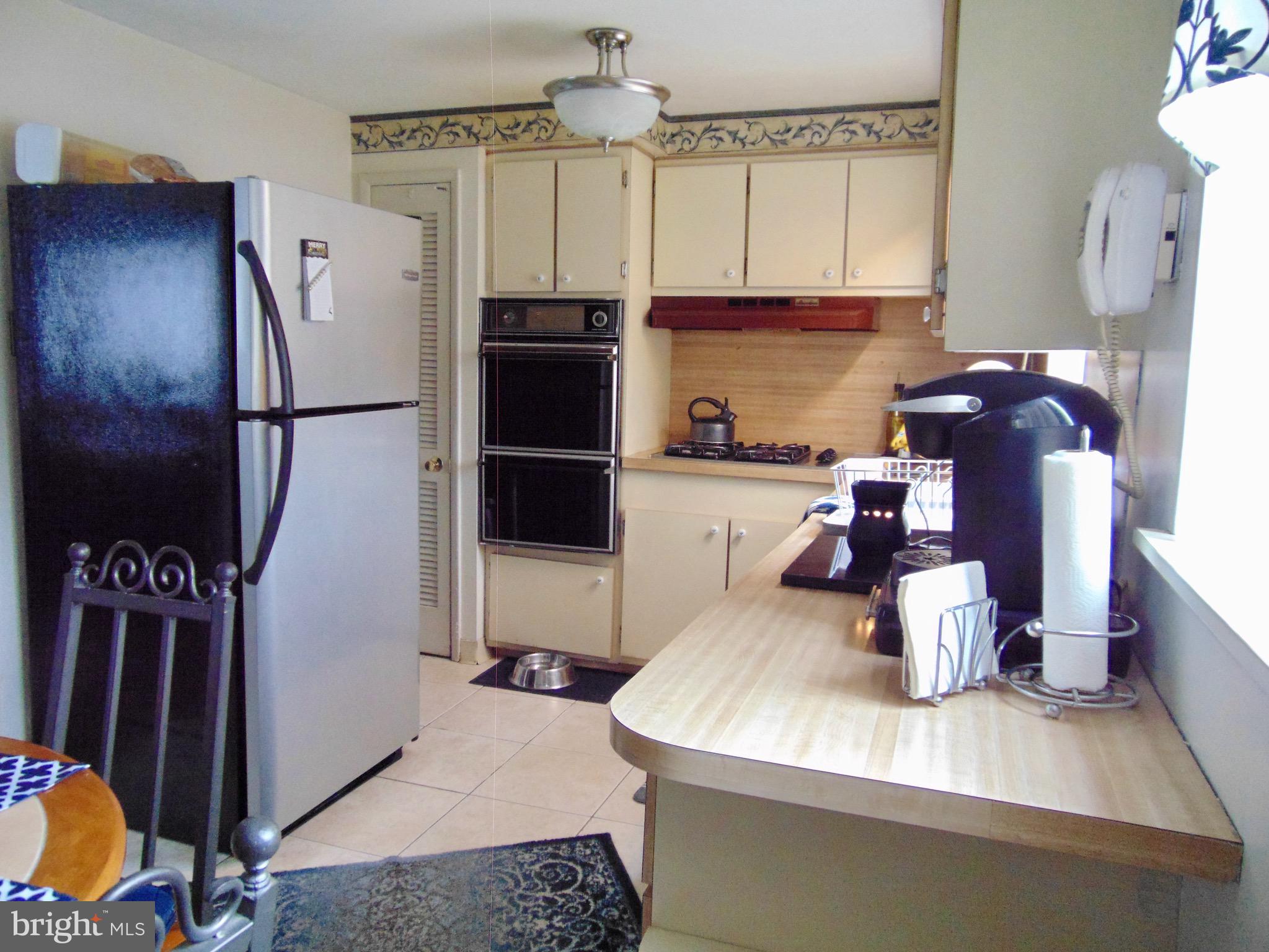 746 Selmer Road Philadelphia, PA 19116 - Photo 10 of 28 kitchen