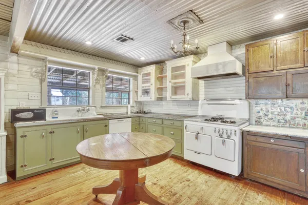 $699,000 | 23405 Martha Williams Road, Montgomery, TX 77356