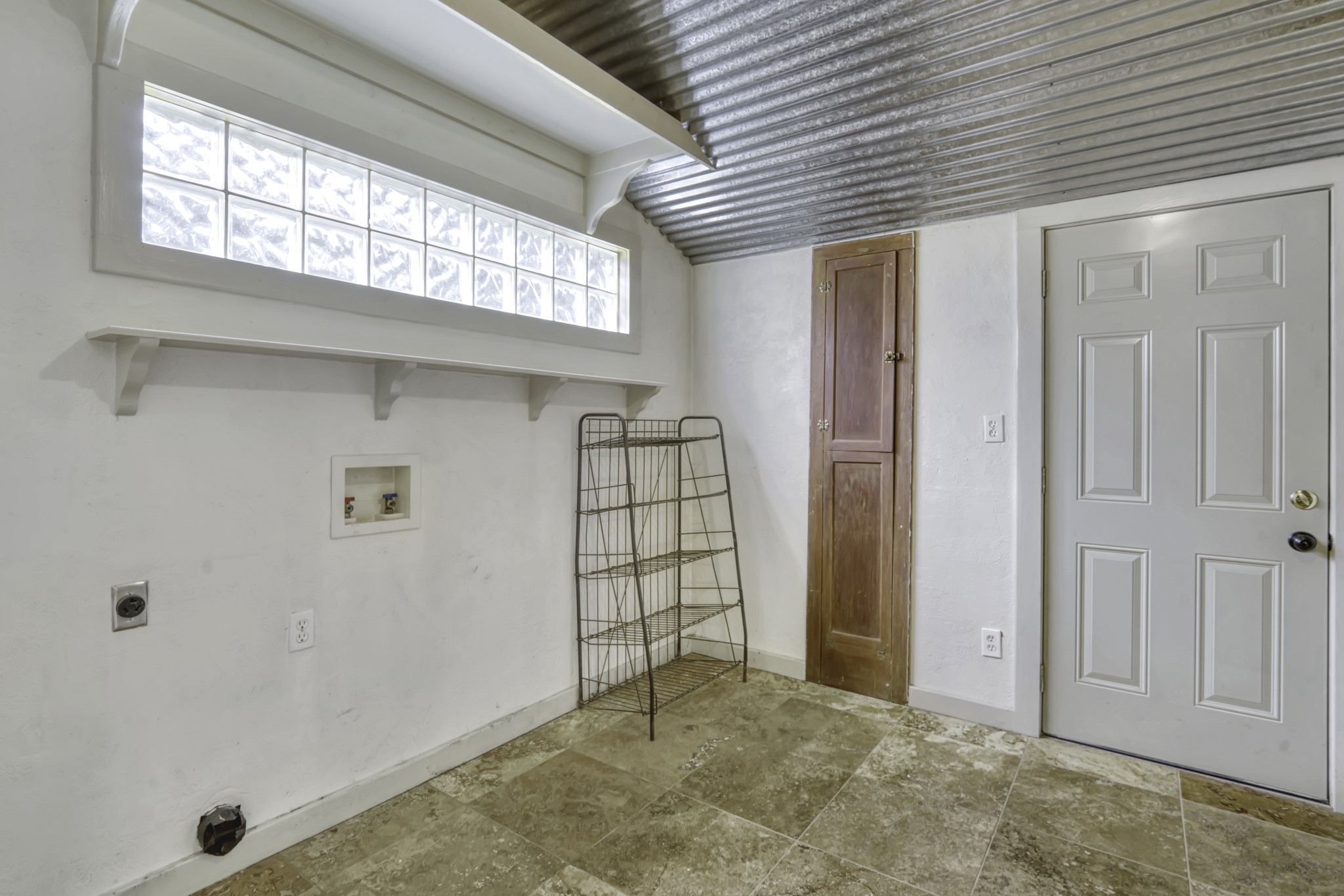 23405 Martha Williams Road Montgomery, TX 77356 - Photo 22 of 45 an empty room with windows