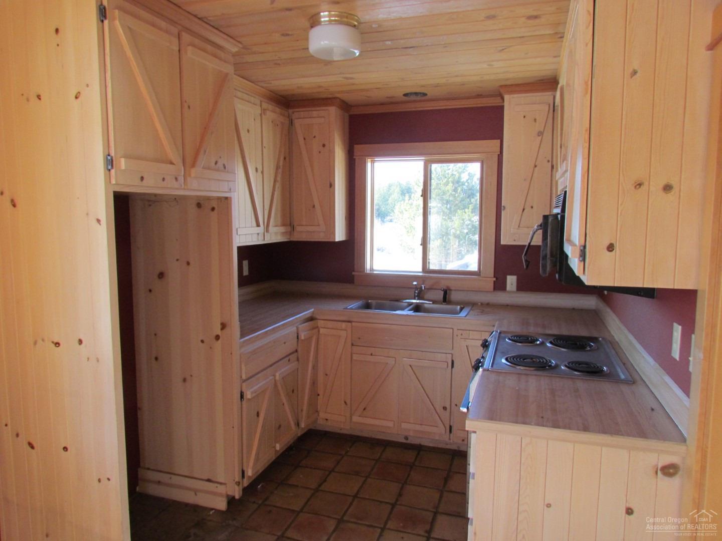 17600 Vandevert Road Bend, OR 97707 - Photo 15 of 24 Gallery Image 15