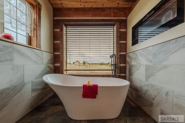 $1,365,000 | 3994 John Road, Island Park, ID 83429