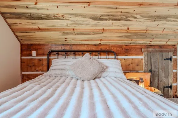 $1,365,000 | 3994 John Road, Island Park, ID 83429