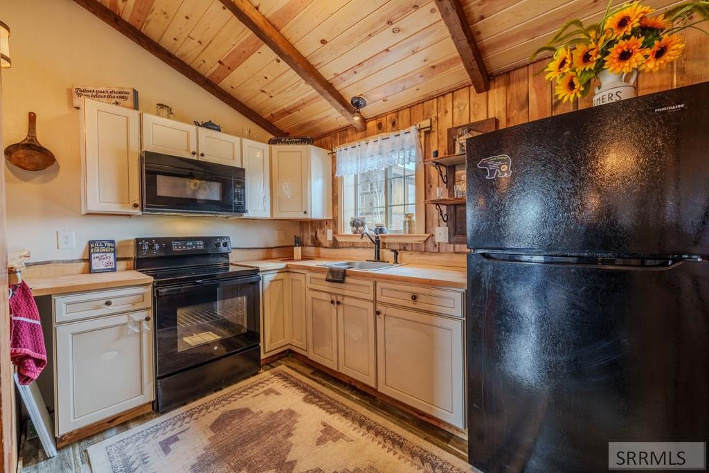 3994 John Road Island Park, ID 83429 - Photo 46 of 74