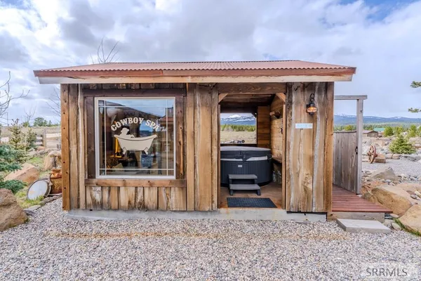 $1,365,000 | 3994 John Road, Island Park, ID 83429