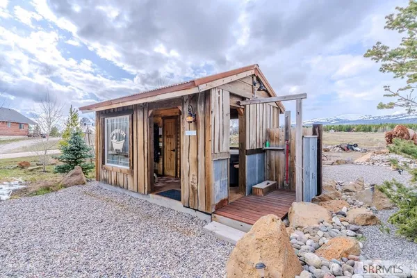$1,365,000 | 3994 John Road, Island Park, ID 83429