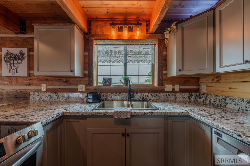 3994 John Road Island Park, ID 83429 - Photo 8 of 74