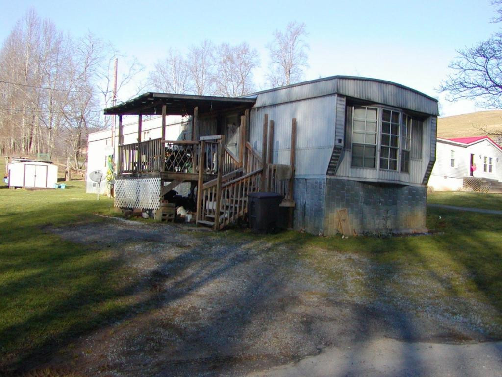 135 Taylor Hollow Road Elizabethton, TN 37643 - Photo 12 of 14 Photo 13