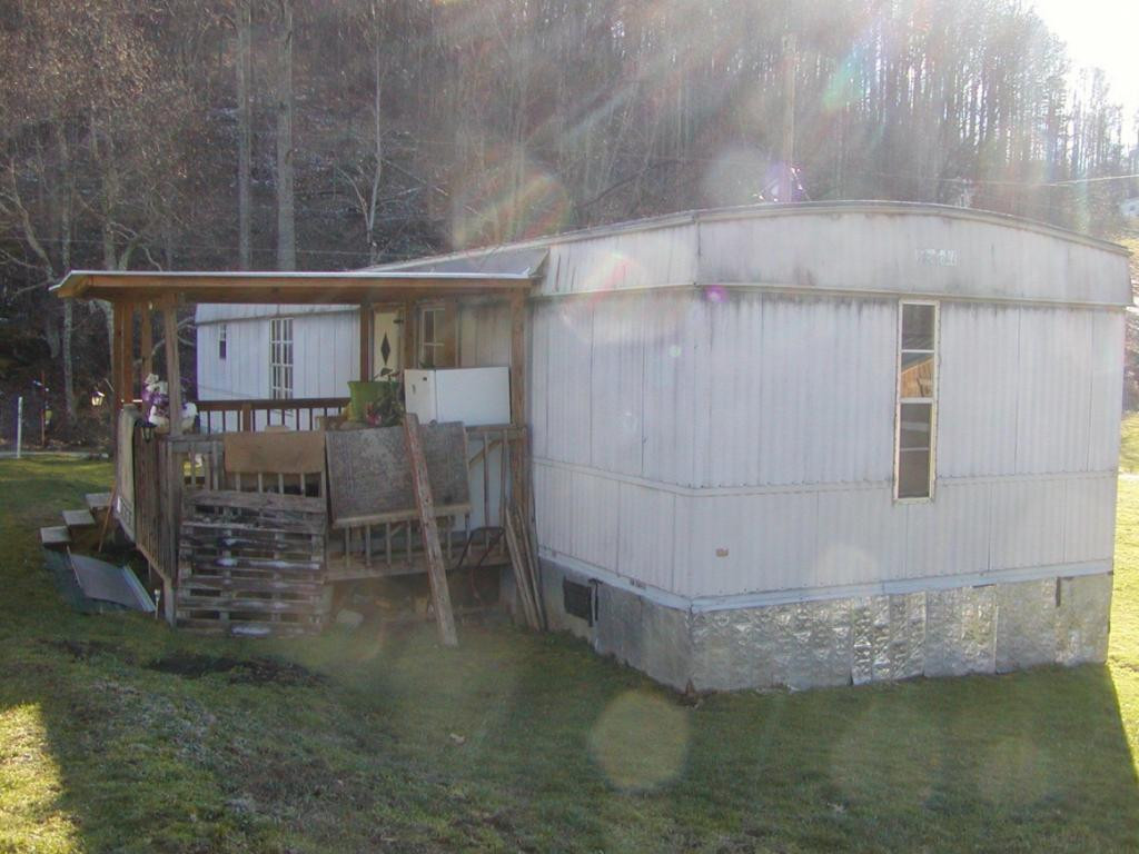 135 Taylor Hollow Road Elizabethton, TN 37643 - Photo 10 of 14 Photo 11