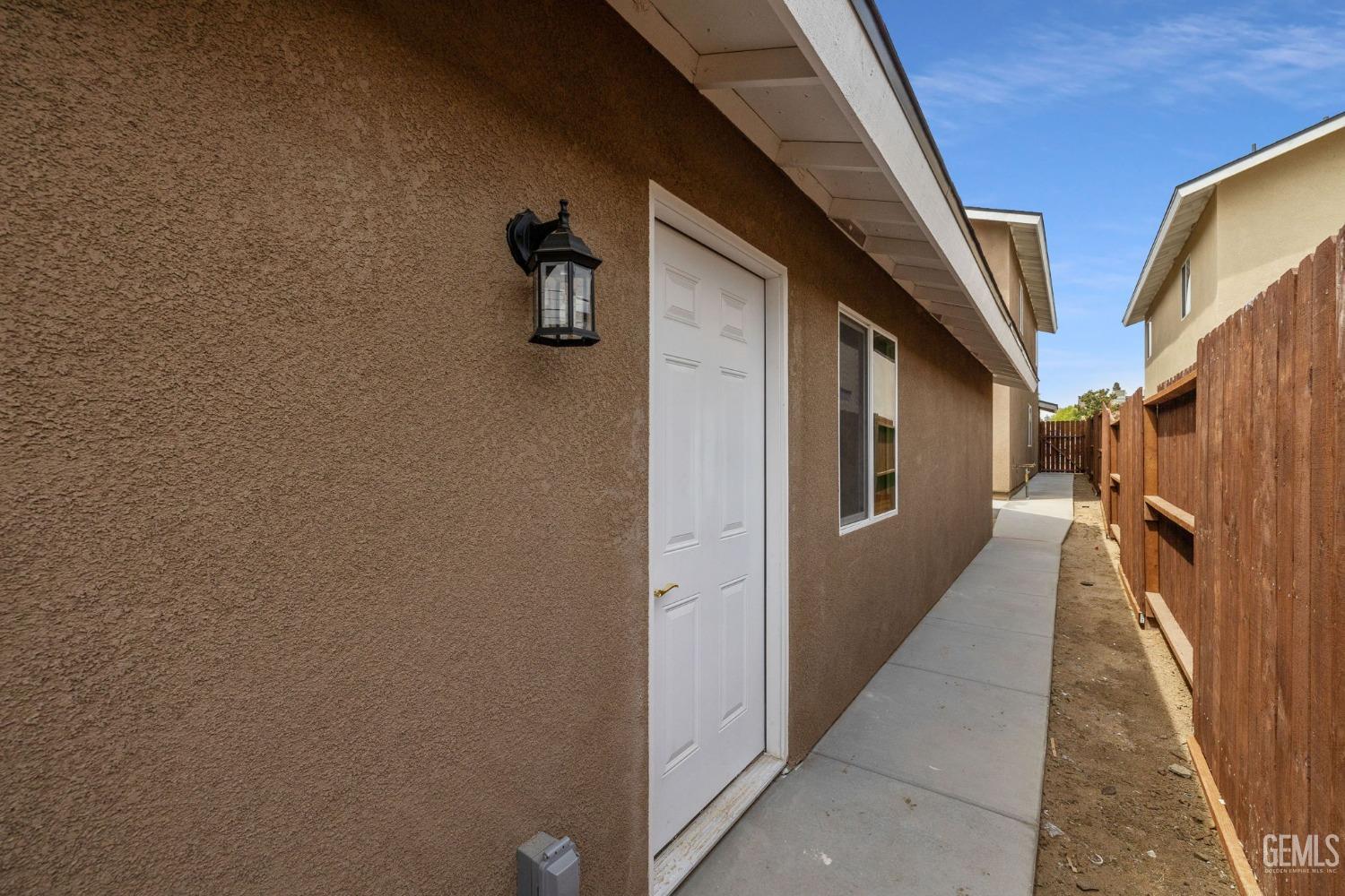 Undisclosed Address Bakersfield, CA 93305 - Photo 17 of 18