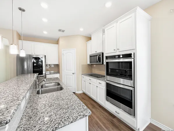 $2,200 | 11323 Asaret Trail, San Antonio, TX 78245