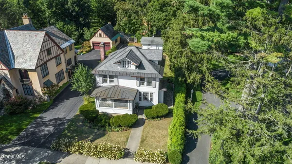 $1,600,000 | 39 5th Avenue, Saratoga Springs, NY 12866