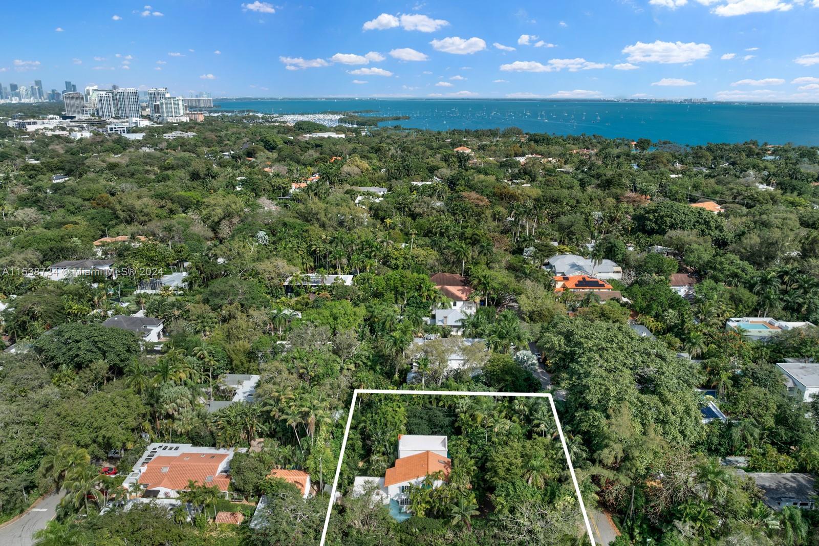 3685 Royal Palm Avenue Miami, FL 33133 - Photo 40 of 41 a view of a city