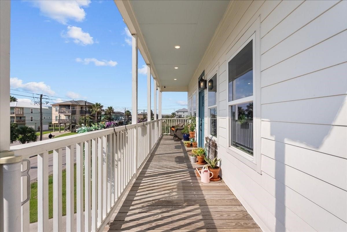 1205 Todville Road Seabrook, TX 77586 - Photo 31 of 37 a view of a balcony