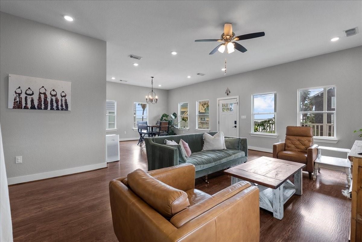 1205 Todville Road Seabrook, TX 77586 - Photo 9 of 37 a living room with furniture and kitchen view