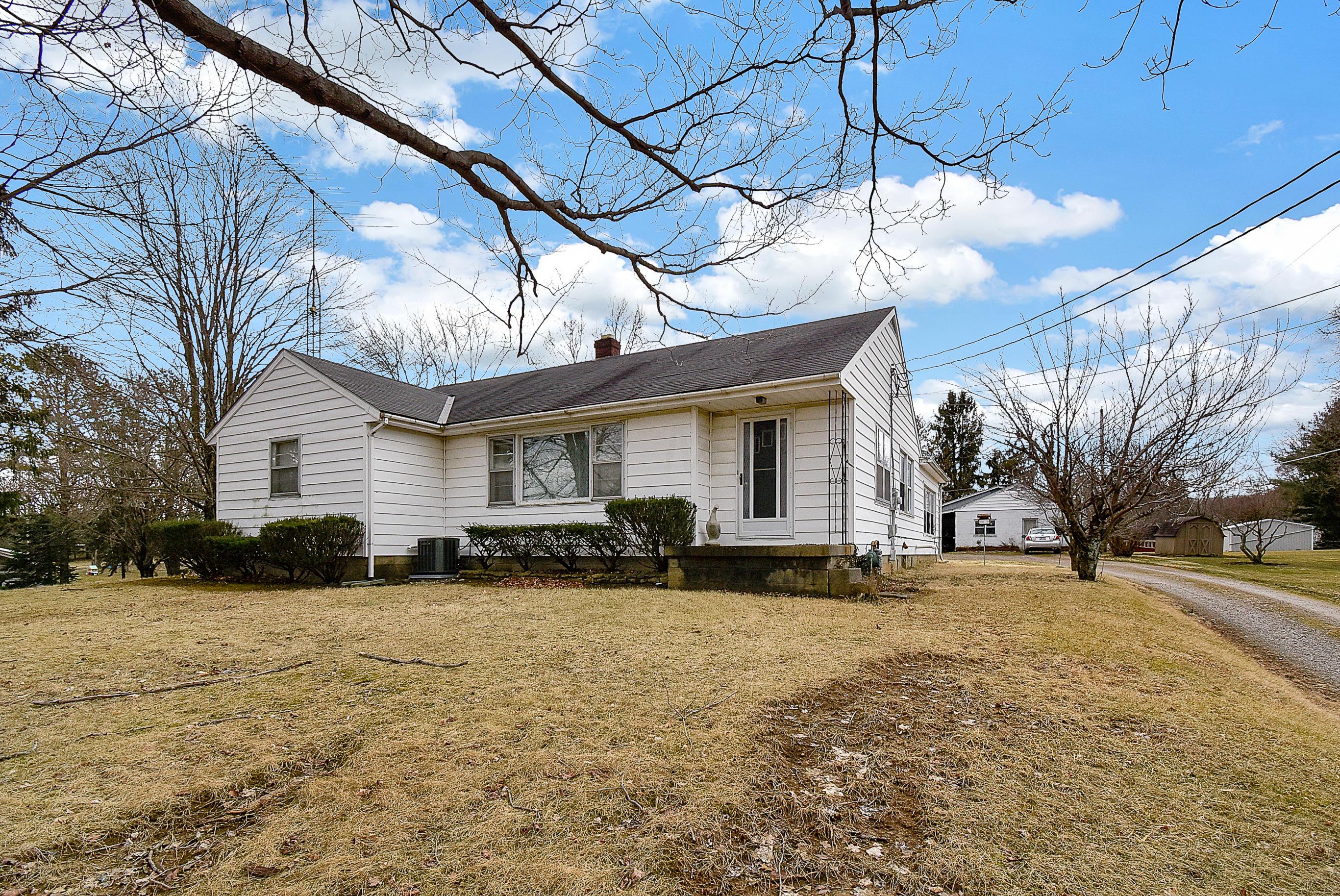 935 Coonpath Road Northwest Lancaster, OH 43130 - Photo 2 of 28