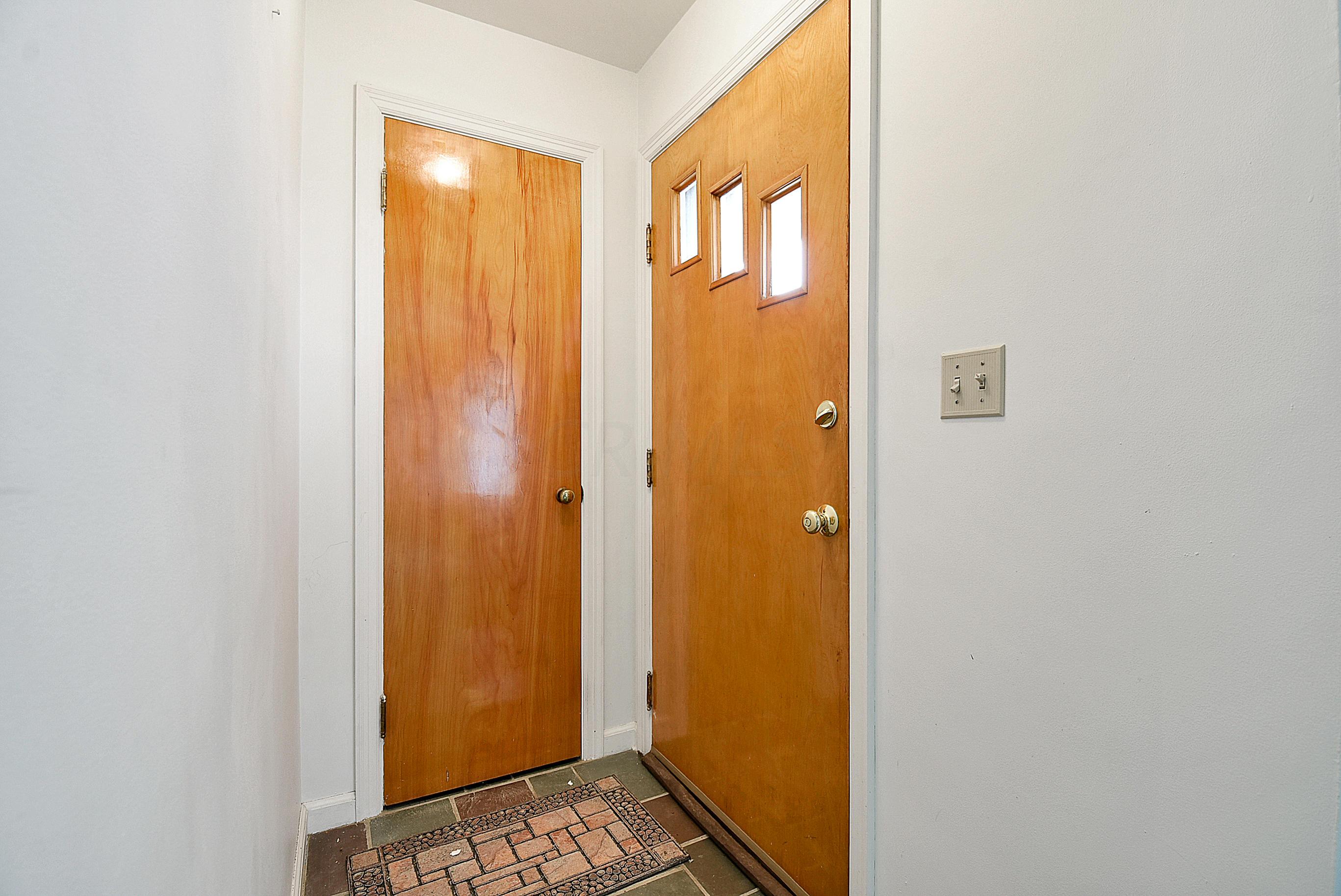 935 Coonpath Road Northwest Lancaster, OH 43130 - Photo 3 of 28