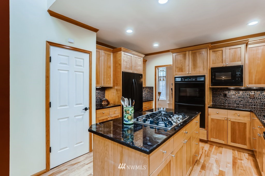 21519 30th Avenue Southeast Bothell, WA 98021 - Photo 8 of 27