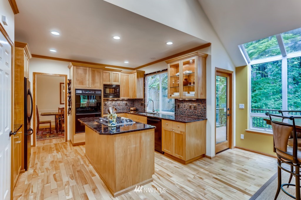 21519 30th Avenue Southeast Bothell, WA 98021 - Photo 9 of 27