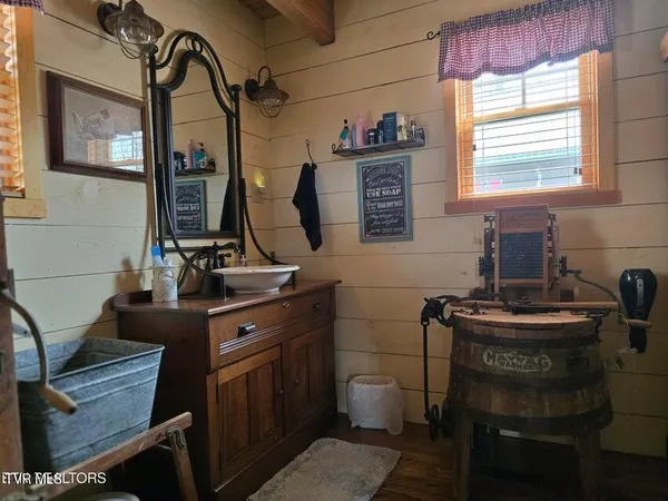 $659,900 | 5316 Highway 66, Sneedville, TN 37869