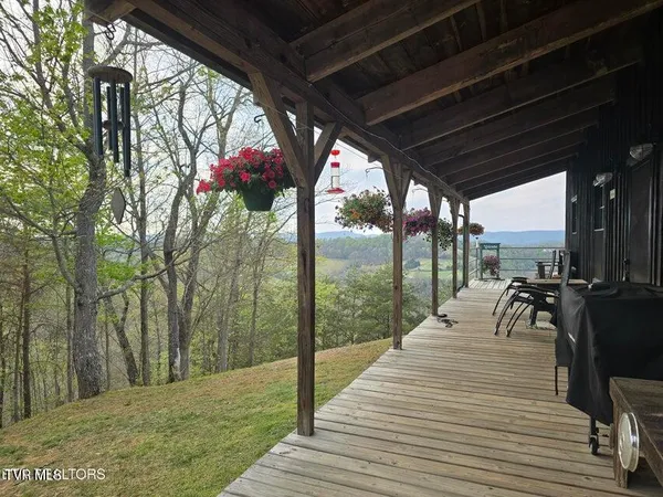 $659,900 | 5316 Highway 66, Sneedville, TN 37869