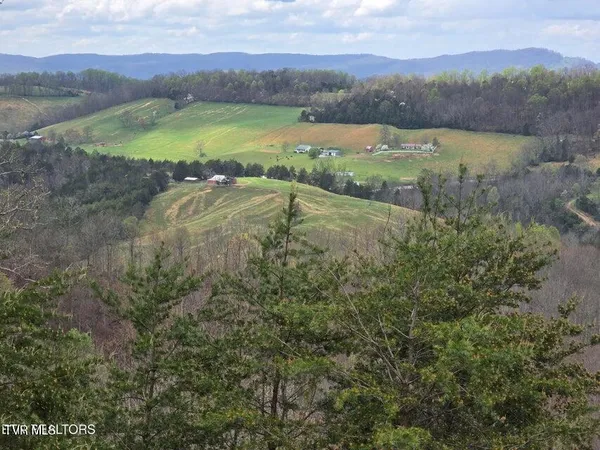 $659,900 | 5316 Highway 66, Sneedville, TN 37869