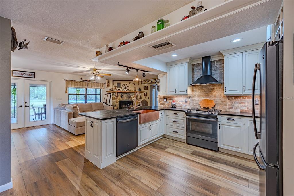 3900 Ridgeland Court Punta Gorda, FL 33982 - Photo 9 of 44