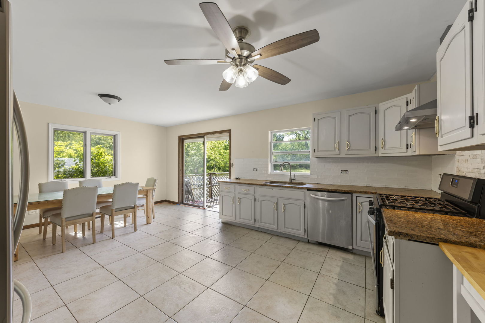 1241 Norfolk Avenue Crete, IL 60417 - Photo 8 of 25