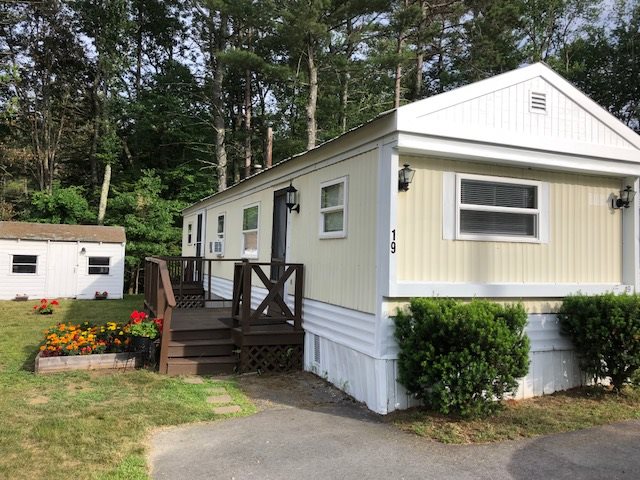 19 Old Cart Road Raymond, NH 03077 - Photo 1 of 3