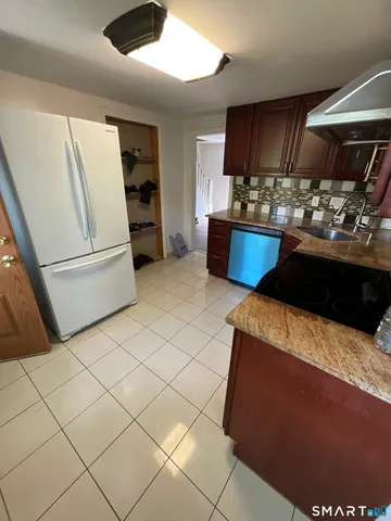 $359,000 | 265 Oakland Street, Manchester, CT 06042