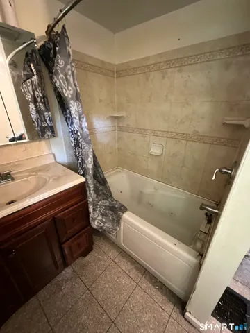 $359,000 | 265 Oakland Street, Manchester, CT 06042