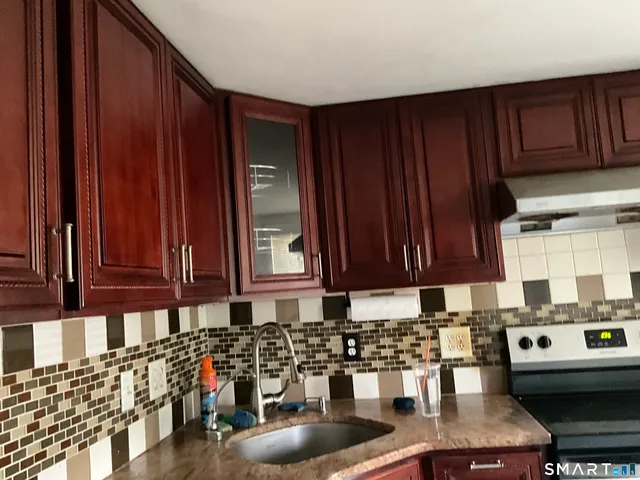 $359,000 | 265 Oakland Street, Manchester, CT 06042