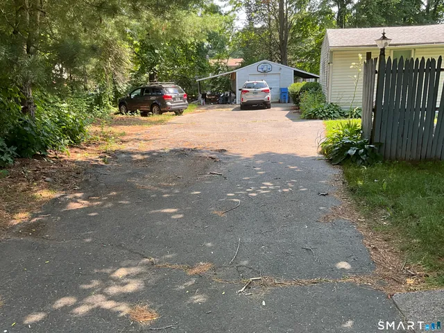 $359,000 | 265 Oakland Street, Manchester, CT 06042