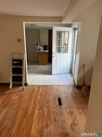 $359,000 | 265 Oakland Street, Manchester, CT 06042