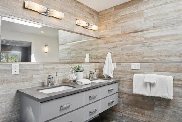 $5,598,000 | 900 Highlands Circle, Los Altos, CA 94024