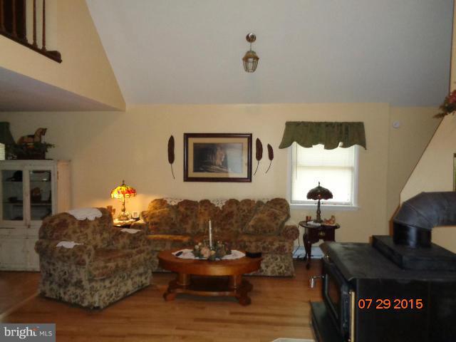 237 Giliad Road Hedgesville, WV 25427 - Photo 14 of 26 Living Room