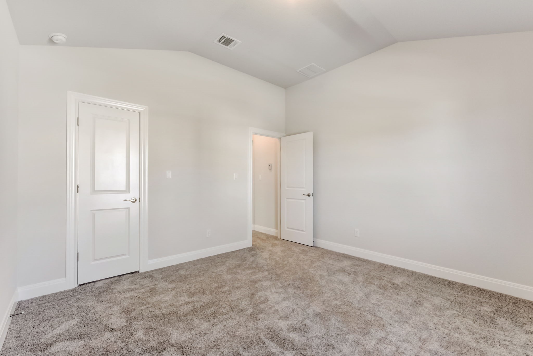 2121 Prairie Oaks Drive Georgetown, TX 78628 - Photo 23 of 40 a view of an empty room