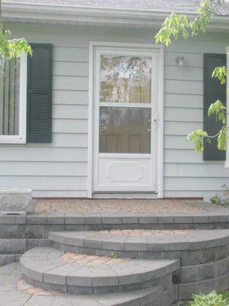 1410 John R Road Rochester, MI 48307 - Photo 1 of 34 LOVE WHERE YOU LIVE