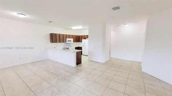 $2,700 | 230 Northwest 109th Avenue, Unit 103, Miami, FL 33172