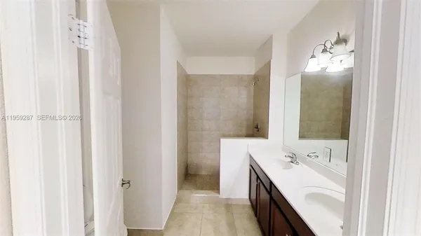 $2,700 | 230 Northwest 109th Avenue, Unit 103, Miami, FL 33172