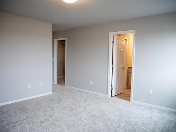 $479,999 | 10219 73rd Street South, Horace, ND 58047