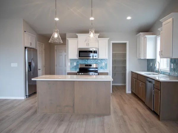$479,999 | 10219 73rd Street South, Horace, ND 58047
